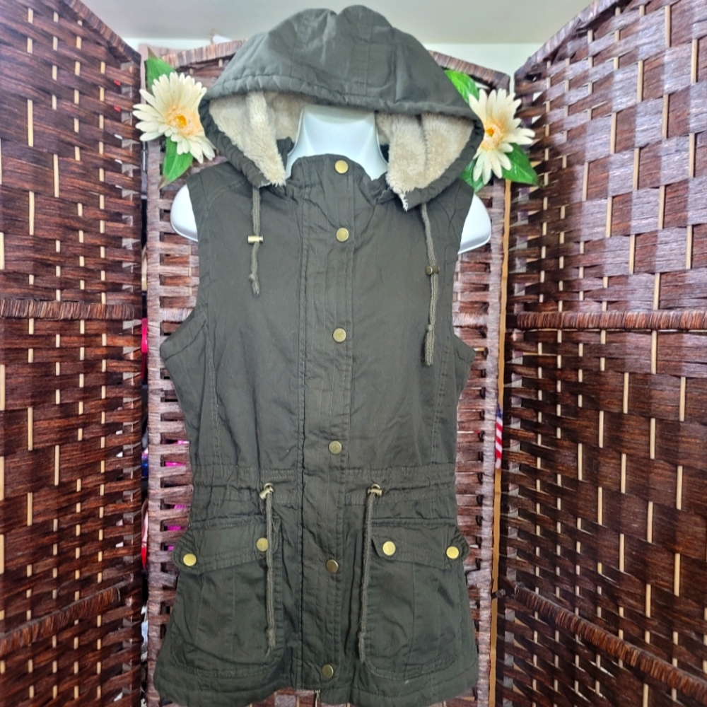Snobbish faux fur lined vest with pockets, adjustable waist drawstring, J1